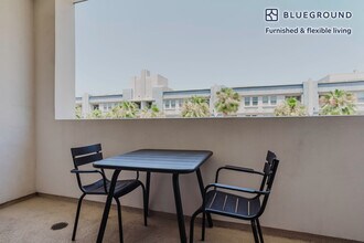 5100 Wilshire Blvd in Los Angeles, CA - Building Photo - Building Photo