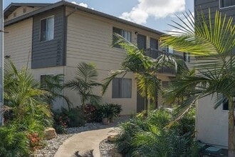 Casa Sol in Imperial Beach, CA - Foto de edificio - Building Photo