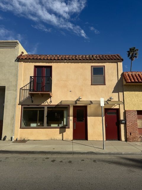 1320 N Ventura Ave in Ventura, CA - Building Photo