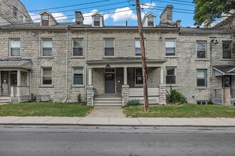 231 Brock St in Kingston, ON - Building Photo - Building Photo