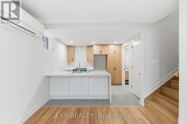 514 Roosevelt Ave in Ottawa, ON - Building Photo - Building Photo