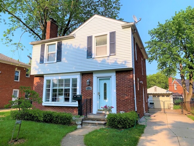 1527 S Eton St in Birmingham, MI - Building Photo - Building Photo