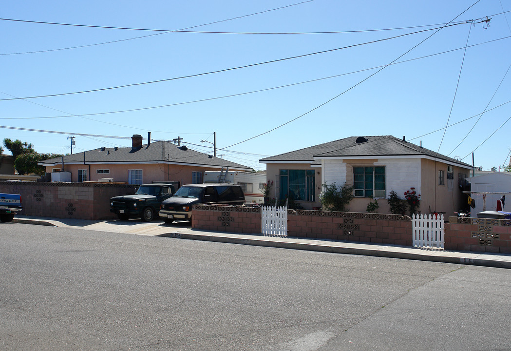 161-163 E C St in Port Hueneme, CA - Building Photo