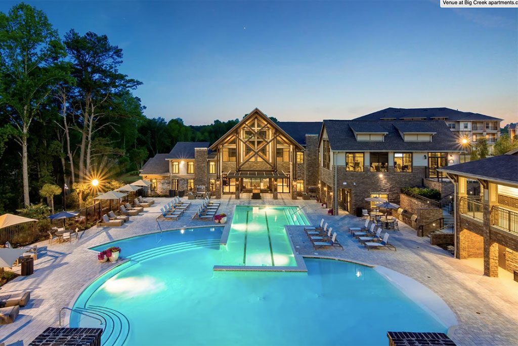 The Venue at Big Creek in Alpharetta, GA - Foto de edificio