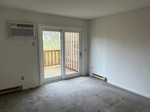 28 Rose Ln in Danbury, CT - Building Photo - Building Photo