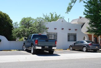 111 W Lucero Ave in Las Cruces, NM - Foto de edificio - Building Photo