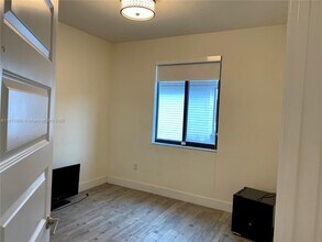 4980 NW 83rd Ave in Doral, FL - Building Photo - Building Photo