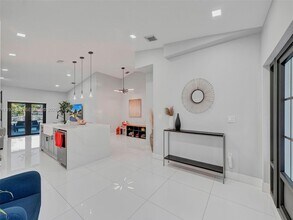 19901 NW 77th Ct in Hialeah, FL - Building Photo - Building Photo