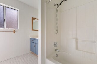 1005 Chillon Dr in Crestline, CA - Building Photo - Building Photo