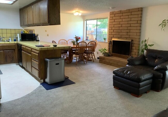 8075 Treecrest Ave in Citrus Heights, CA - Building Photo - Building Photo