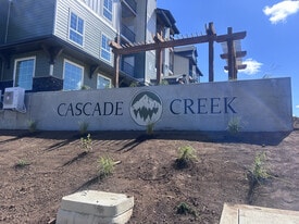 Cascade Creek Apartments in Sandy, OR - Building Photo