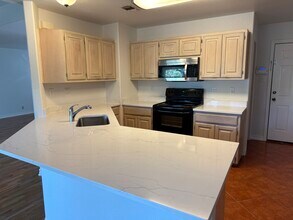 1907 Summerwood Dr in San Antonio, TX - Building Photo - Building Photo