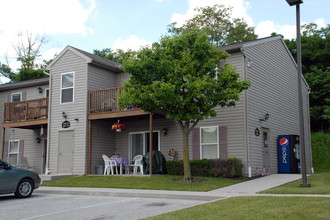 Poplar Creek in Manchester, PA - Building Photo - Building Photo