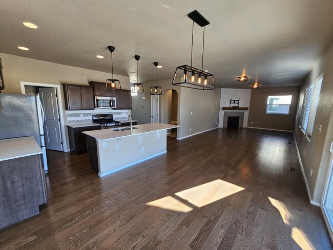 8950 Pacific Crest Dr in Colorado Springs, CO - Foto de edificio - Building Photo