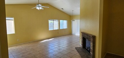 5021 Misty Breaks Dr in Bakersfield, CA - Building Photo - Building Photo