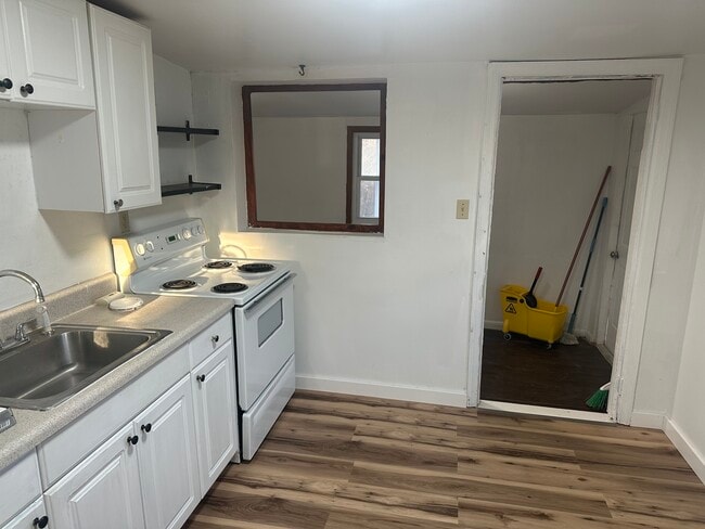 404 Riverview Dr in Asheville, NC - Building Photo - Building Photo