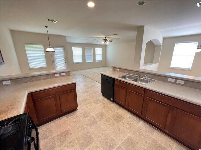11417 Gossamer Dr in Austin, TX - Foto de edificio - Building Photo