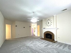 1307 Edinboro Ln in Carrollton, TX - Building Photo - Building Photo