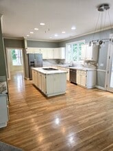 17019 S Bradley Rd in Oregon City, OR - Building Photo - Building Photo