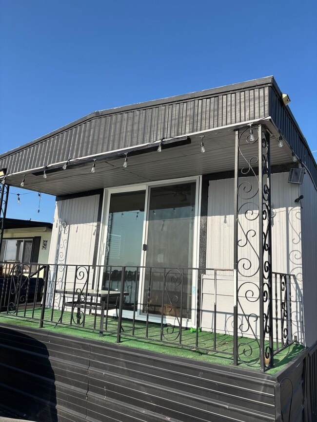 property at 1908 W Marina Dr