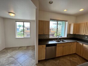 92-1135-1135 Panana St in Kapolei, HI - Building Photo - Building Photo