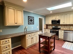 1005 Hayfield Ln in Greensboro, NC - Building Photo - Building Photo