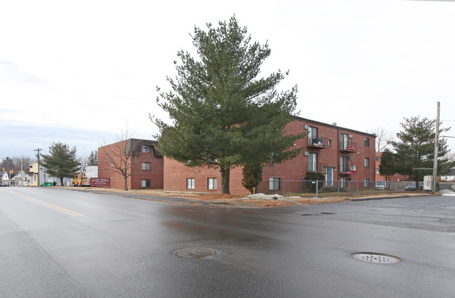 Store Avenue Apartments in Waterbury, CT - Foto de edificio - Building Photo