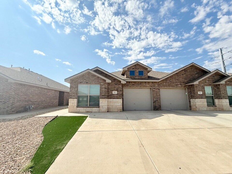 9709 Saratoga Ave in Lubbock, TX - Foto de edificio