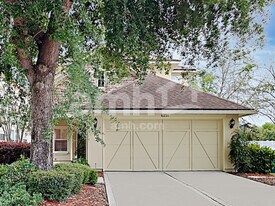 6251 Devonhurst Dr in Jacksonville, FL - Building Photo