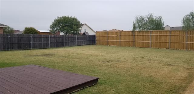 305 Deer Run Dr in Sanger, TX - Foto de edificio - Building Photo