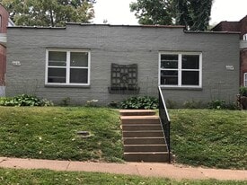 6634 San Bonita Ave, Unit 6634 B in Clayton, MO - Building Photo