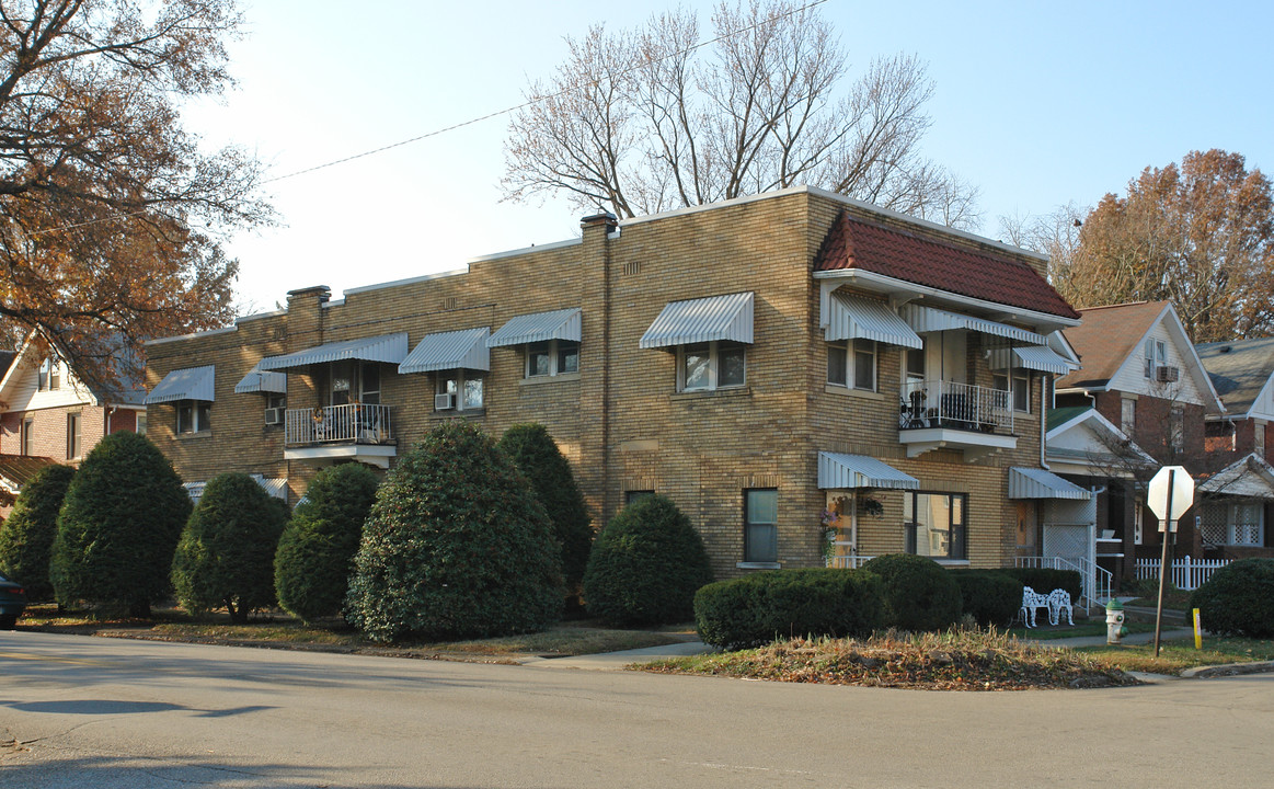 101-103 9th Ave W in Huntington, WV - Building Photo