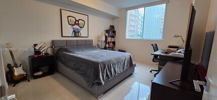 7825 NW 107th Ave in Doral, FL - Building Photo - Building Photo