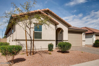 3904 E Liberty Ln in Gilbert, AZ - Foto de edificio - Building Photo