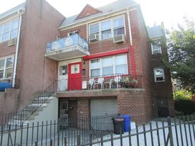 15002 89th St in Howard Beach, NY - Building Photo