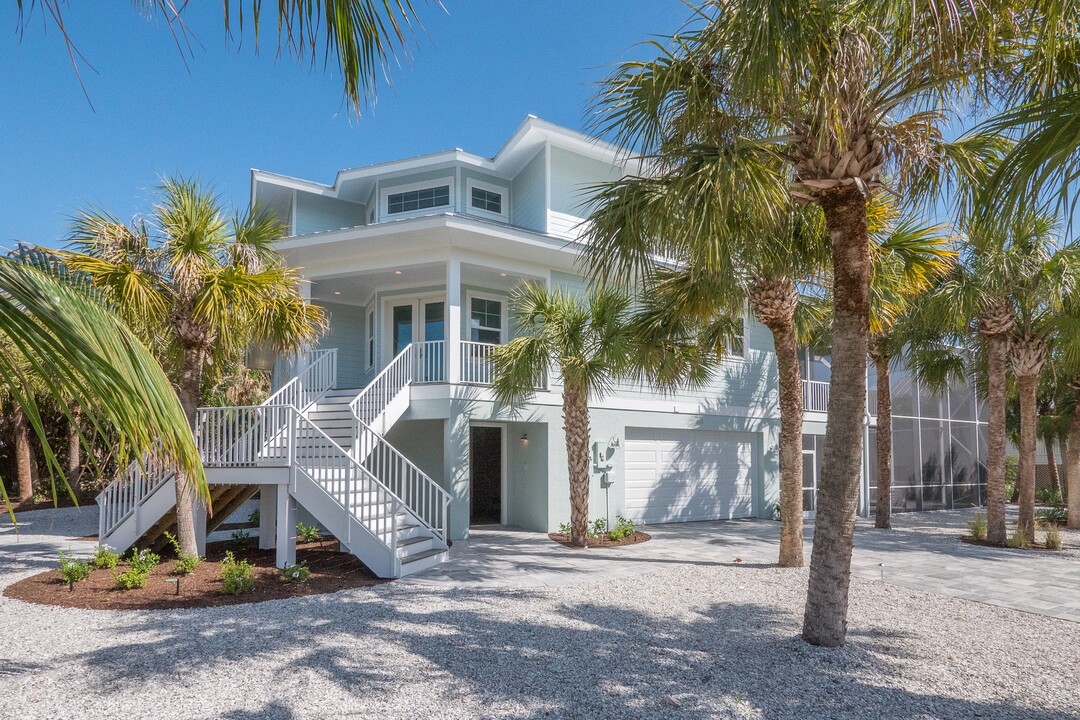 305 Barbarossa St in Boca Grande, FL - Building Photo