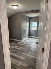 2021 Sunset Dr in Oak Grove, MO - Building Photo - Building Photo