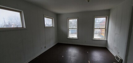 428 Vine Ave NE-Unit -428 B in Warren, OH - Building Photo - Building Photo