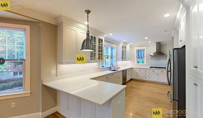 120 Westbourne Ter in Brookline, MA - Foto de edificio - Building Photo