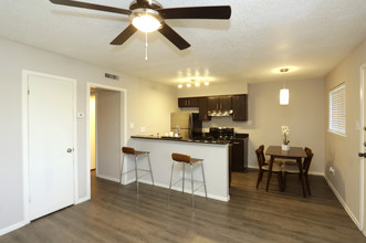 Midtown Flats in Austin, TX - Foto de edificio - Interior Photo