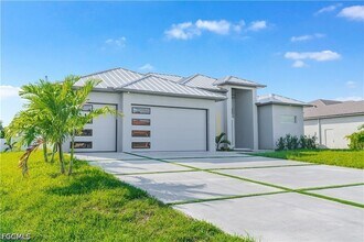 512 NW 35th Pl in Cape Coral, FL - Building Photo - Building Photo