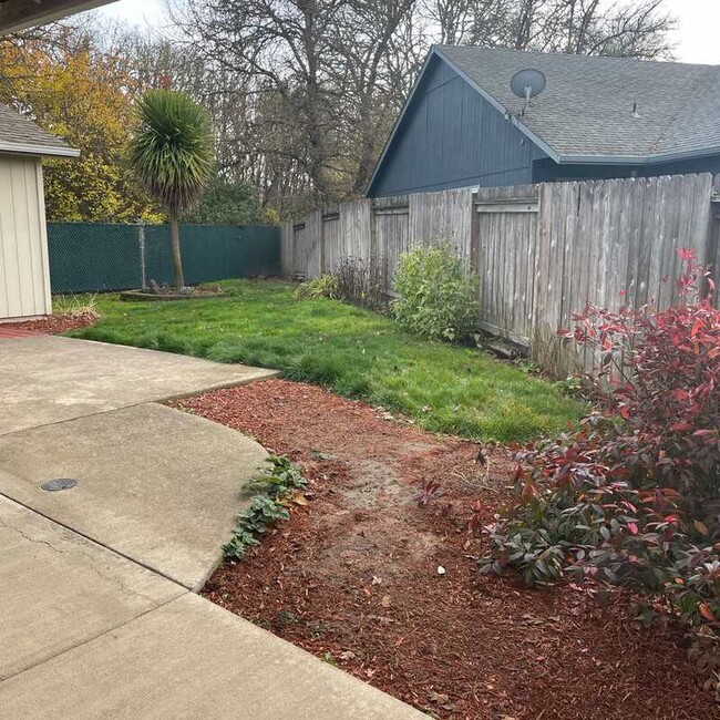 property at 118 Geneva Ct