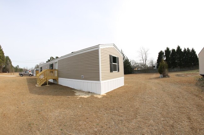 7017 Ottis Ln in Parkton, NC - Building Photo - Building Photo