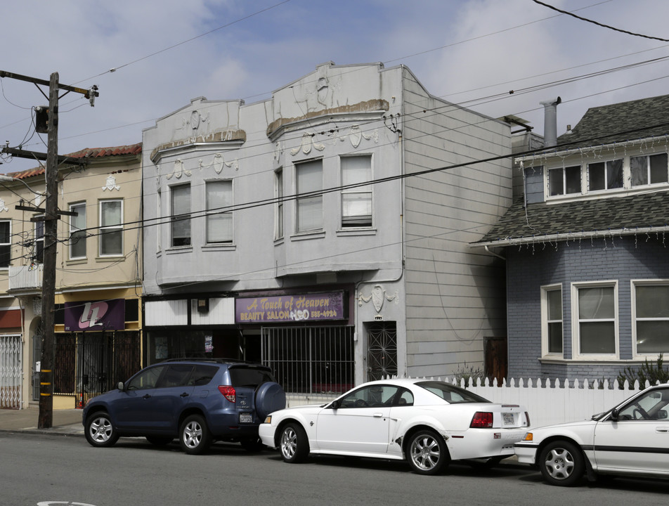 824-830 Holloway Ave in San Francisco, CA - Foto de edificio