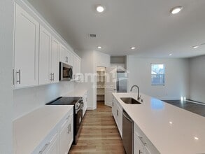 5838 Casterly Rock St in Las Vegas, NV - Foto de edificio - Building Photo