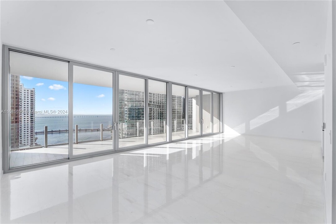 300 Biscayne Boulevard Way, Unit 1802 in Miami, FL - Building Photo