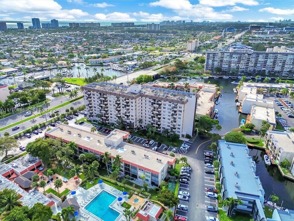 777 S Federal Hwy in Pompano Beach, FL - Building Photo