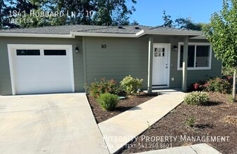 1841 Hubbard Ln in Grants Pass, OR - Building Photo - Building Photo