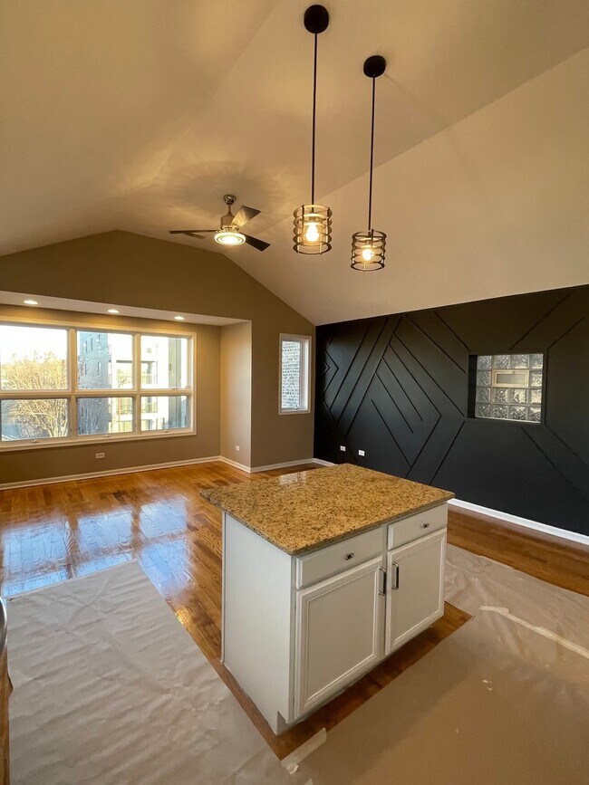 5516 S Indiana Ave, Unit 4 in Chicago, IL - Building Photo - Building Photo