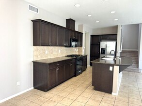 4060 Trenton Ave in Clovis, CA - Building Photo - Building Photo